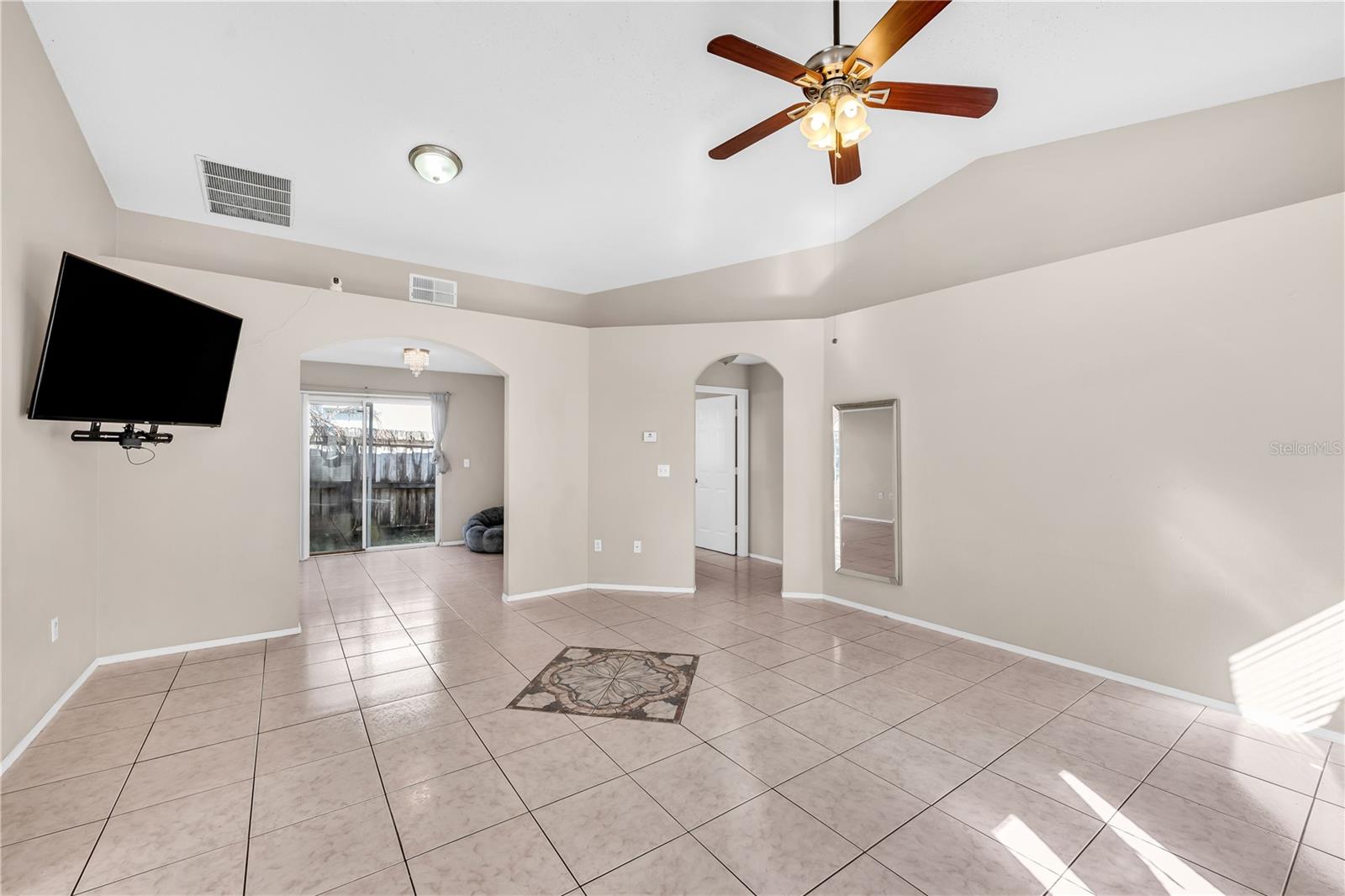 Image 8 of 38 For 385 Briar Bay Circle