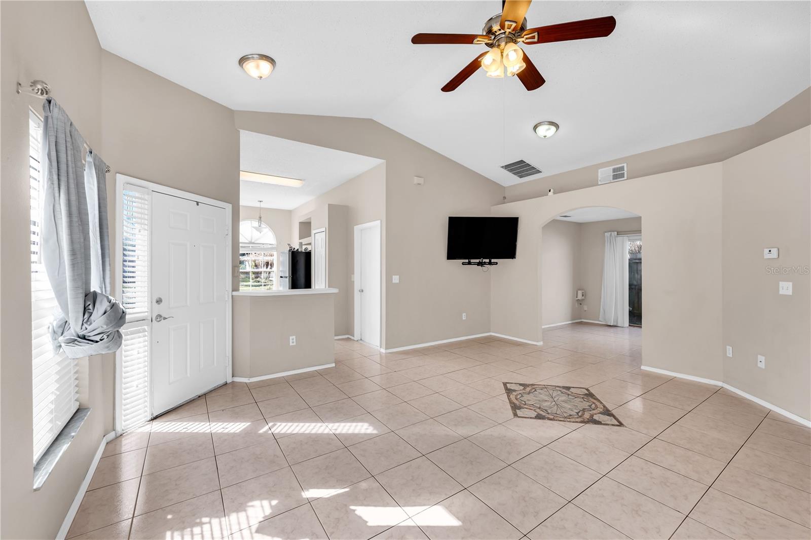 Image 9 of 38 For 385 Briar Bay Circle