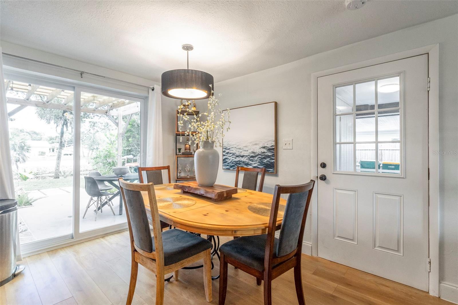 Image 11 of 44 For 2586 Auburn Boulevard