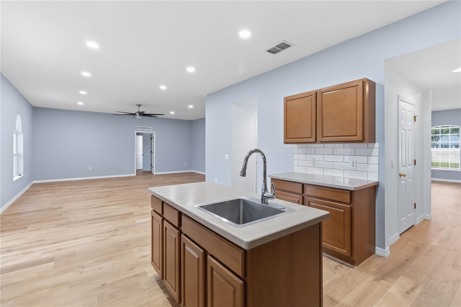 Image 10 of 35 For 121 Festive Court