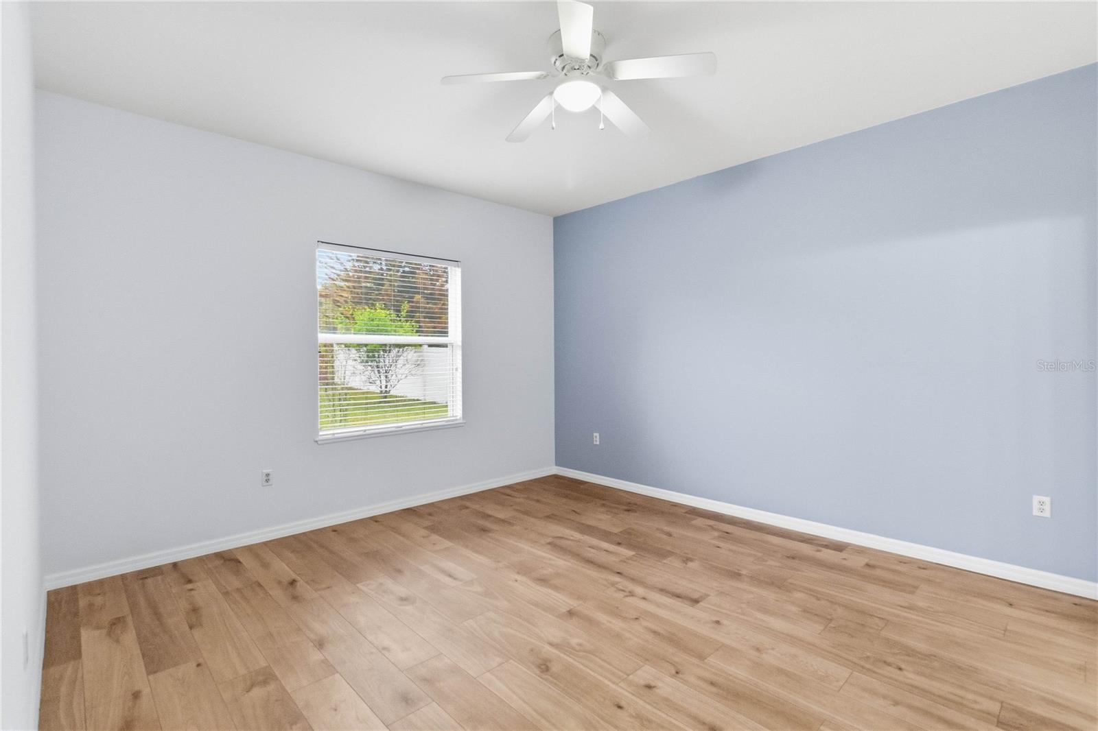 Image 11 of 35 For 121 Festive Court