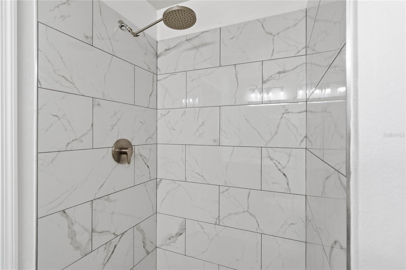 Image 13 of 35 For 121 Festive Court