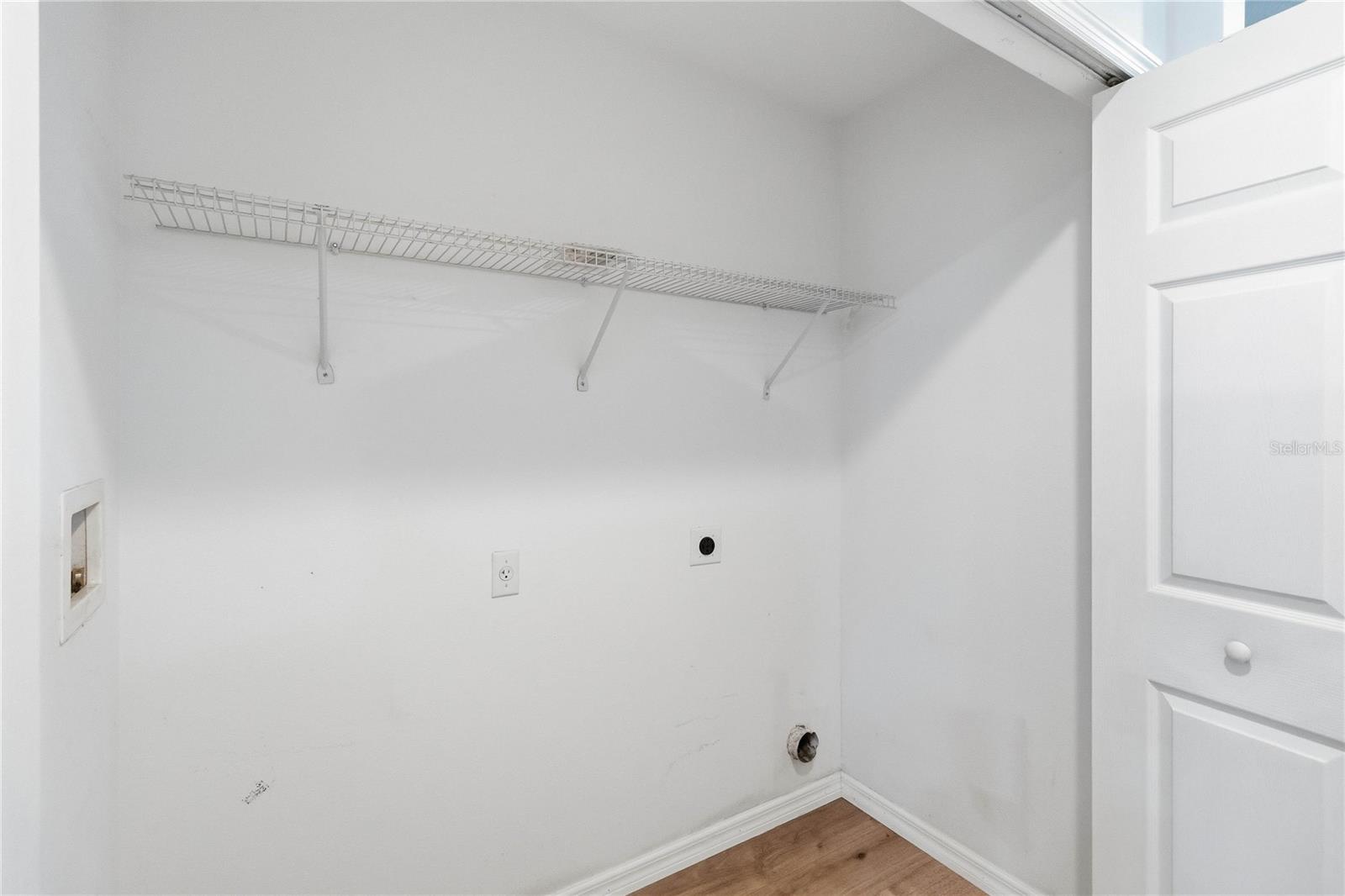 Image 14 of 35 For 121 Festive Court