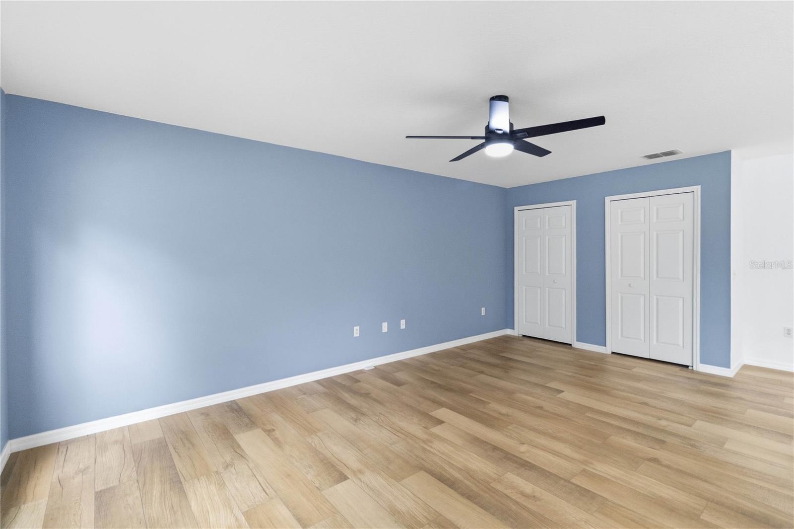 Image 17 of 35 For 121 Festive Court