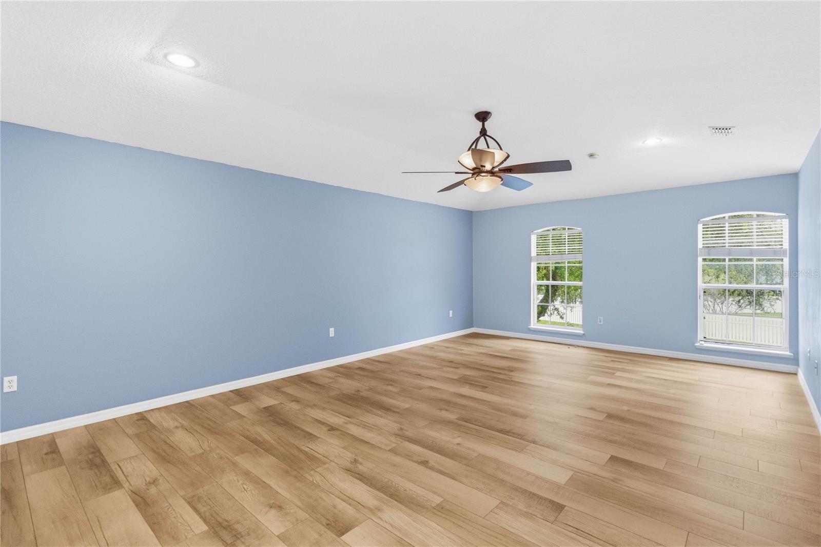 Image 18 of 35 For 121 Festive Court