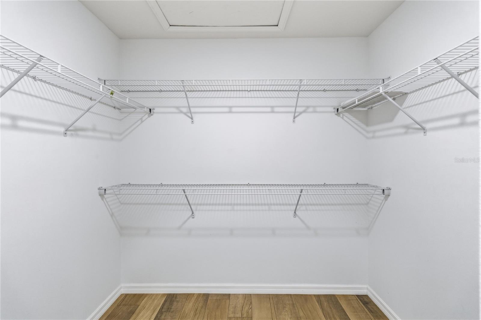 Image 22 of 35 For 121 Festive Court