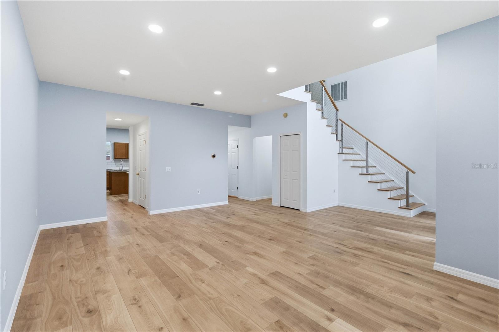 Image 4 of 35 For 121 Festive Court