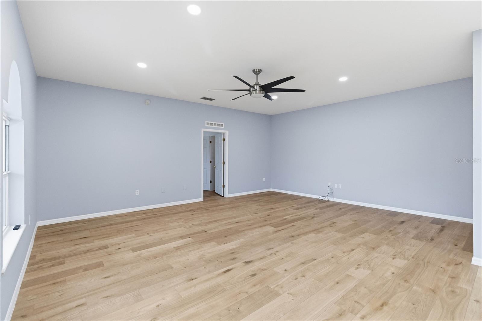 Image 7 of 35 For 121 Festive Court