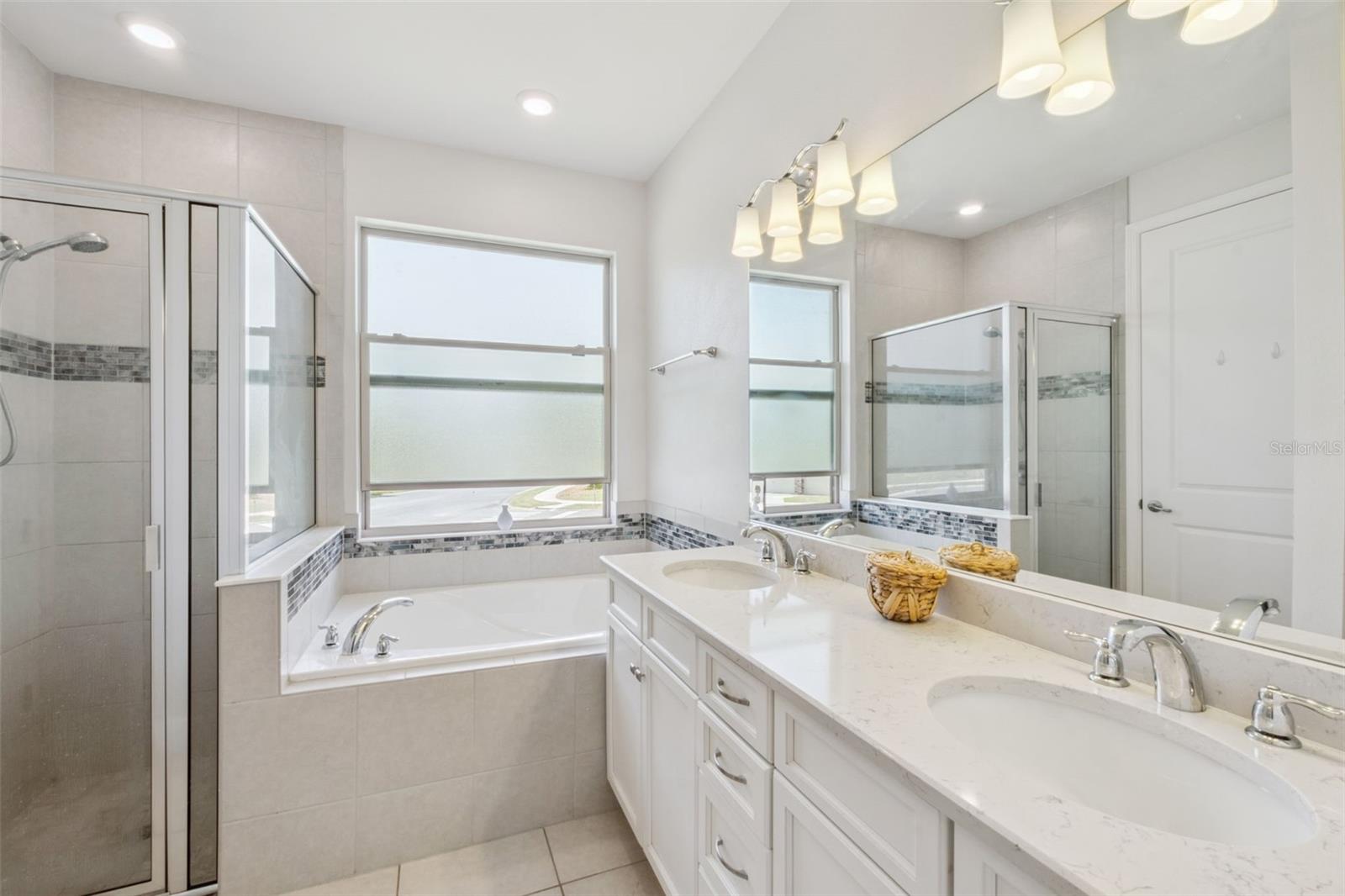 Image 13 of 19 For 24414 Woodhill Court