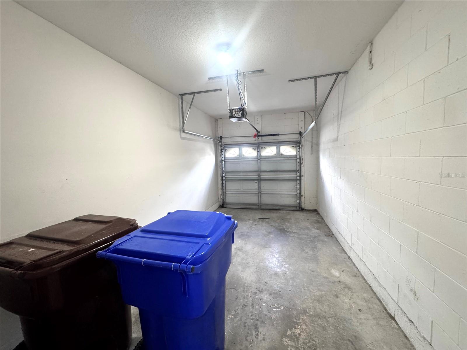 Image 21 of 23 For 1985 Estancia Circle