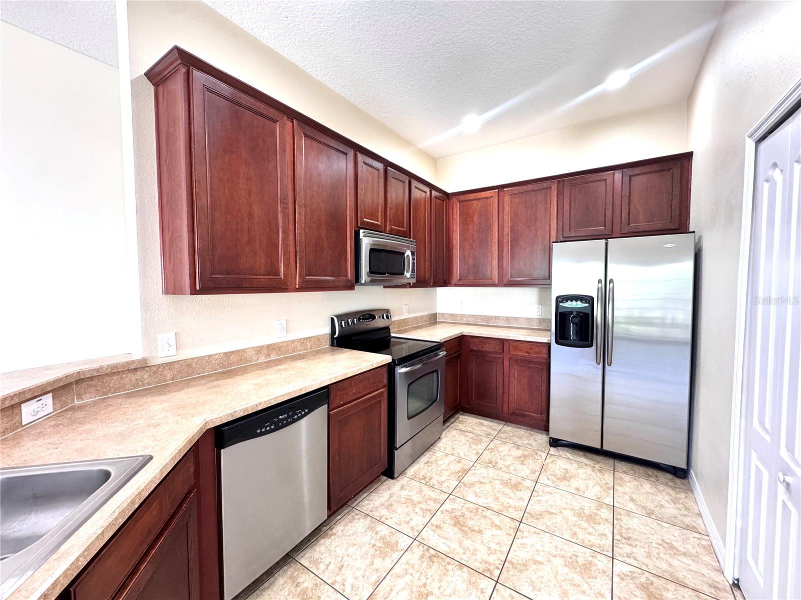 Image 7 of 23 For 1985 Estancia Circle