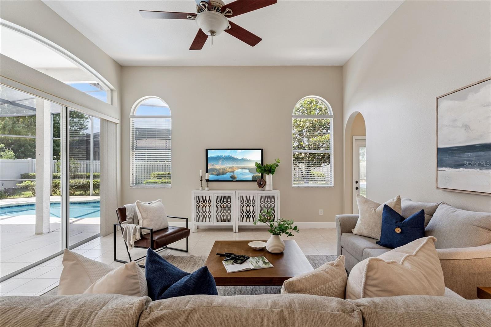 Image 10 of 67 For 13335 Paloma Drive