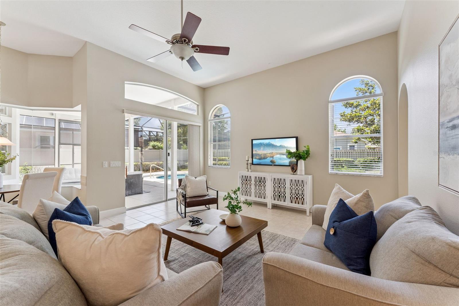 Image 13 of 67 For 13335 Paloma Drive