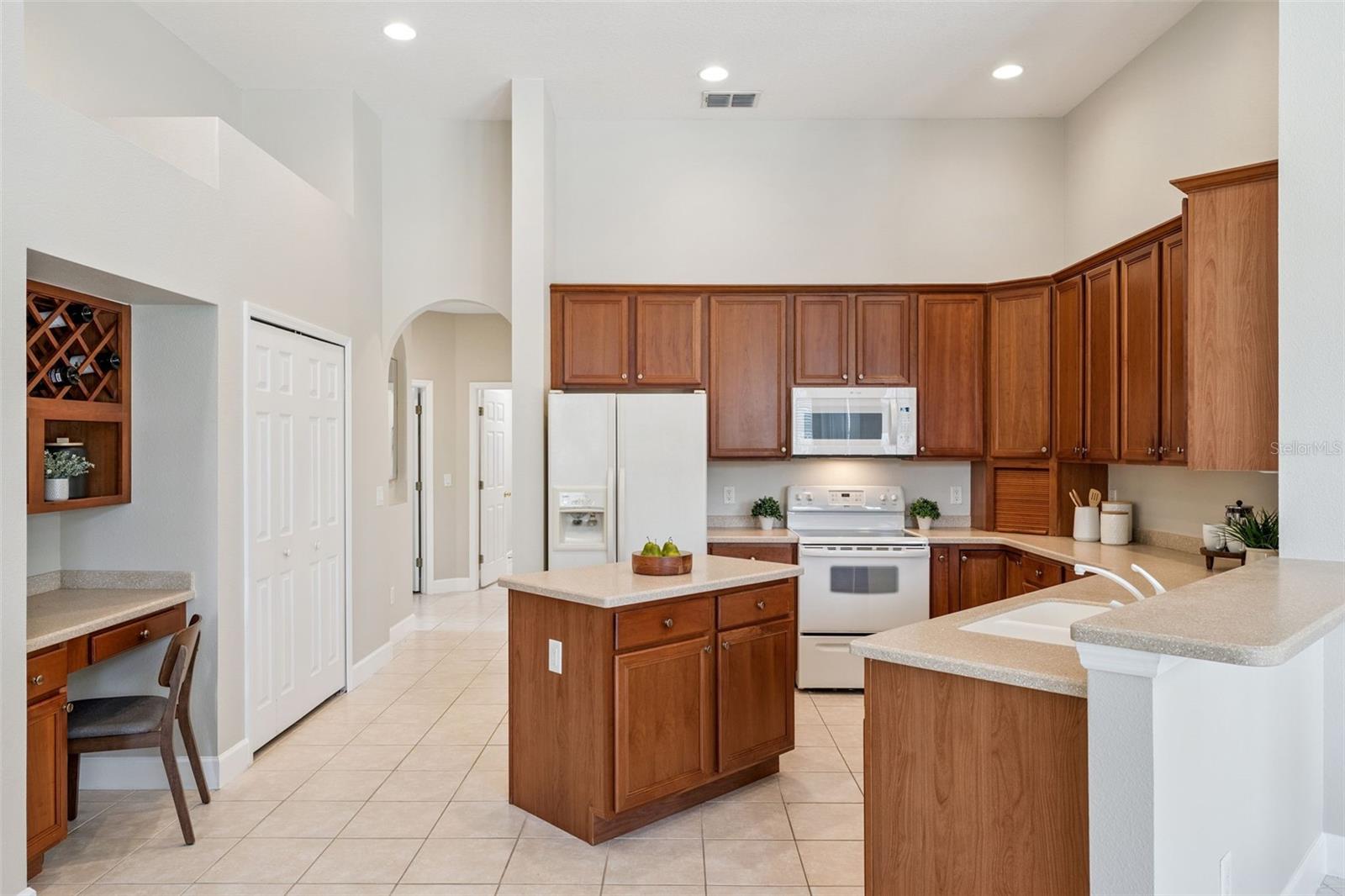 Image 14 of 67 For 13335 Paloma Drive
