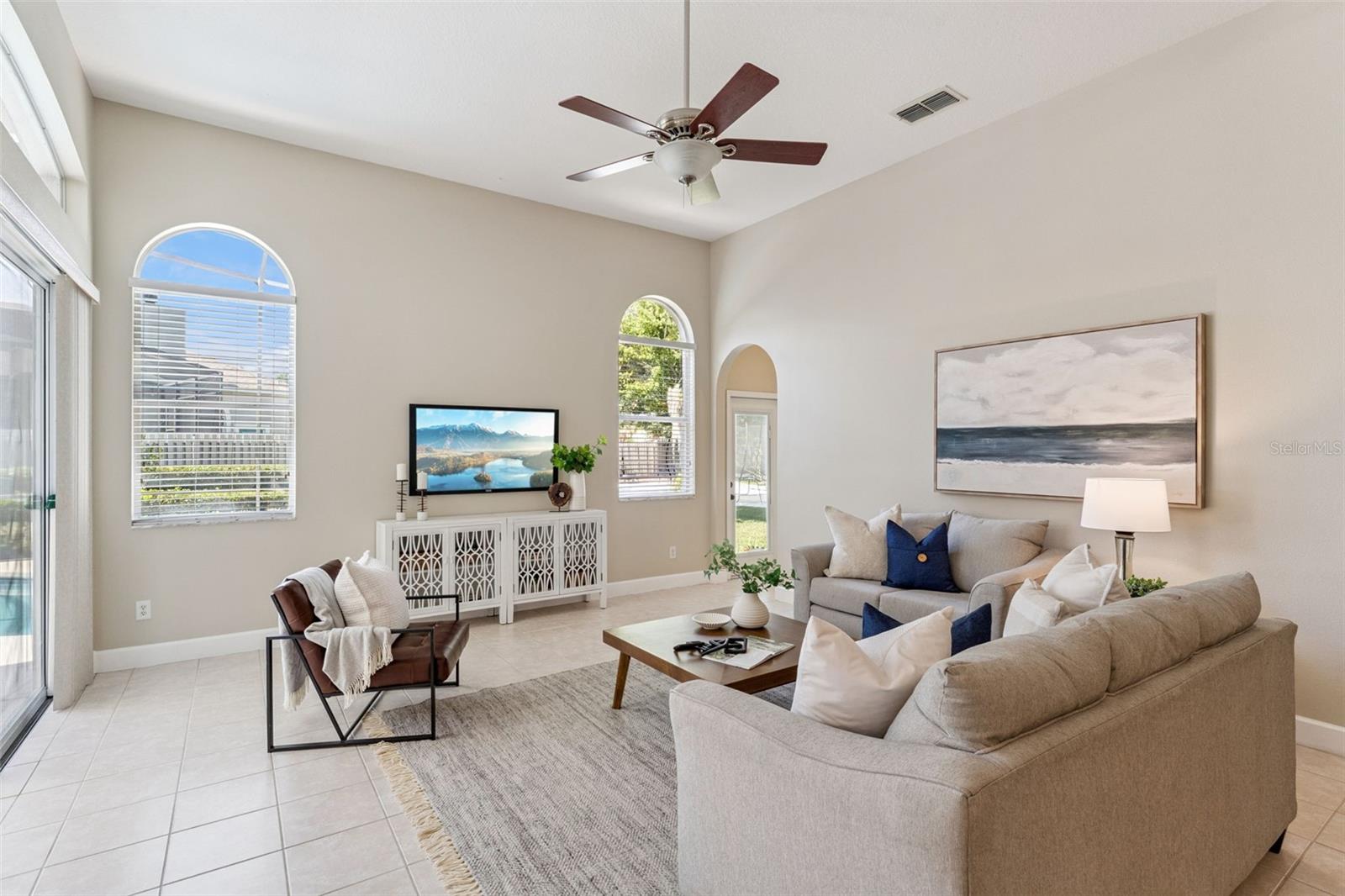 Image 20 of 67 For 13335 Paloma Drive