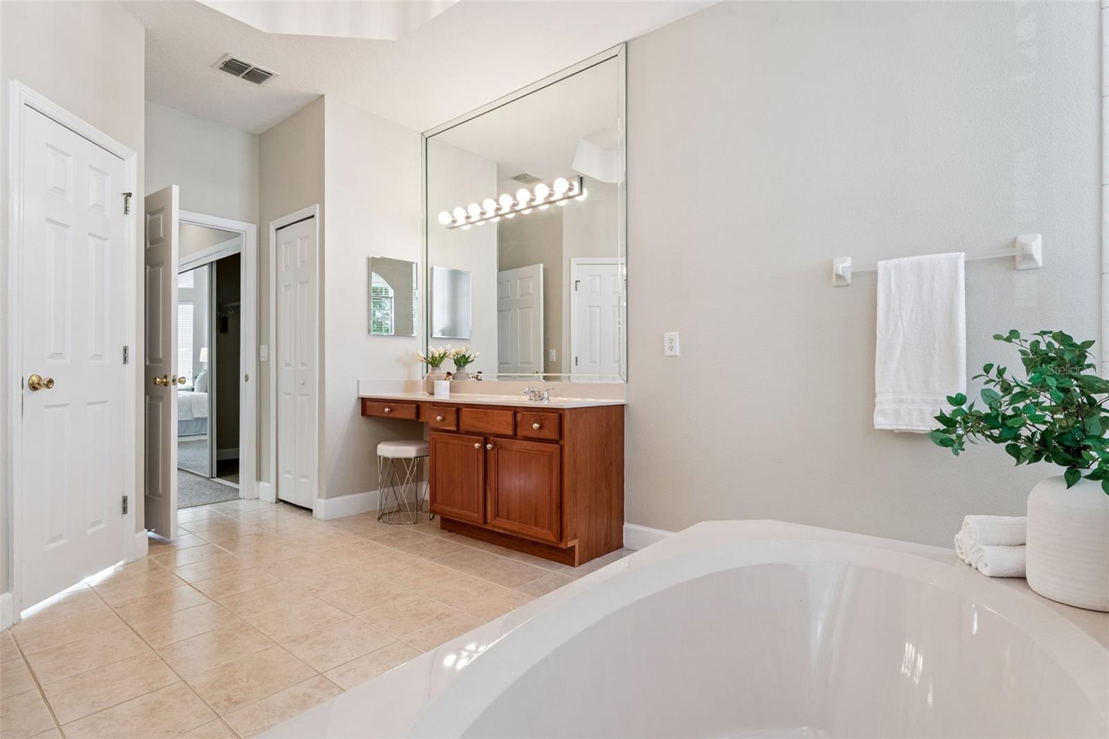 Image 27 of 67 For 13335 Paloma Drive