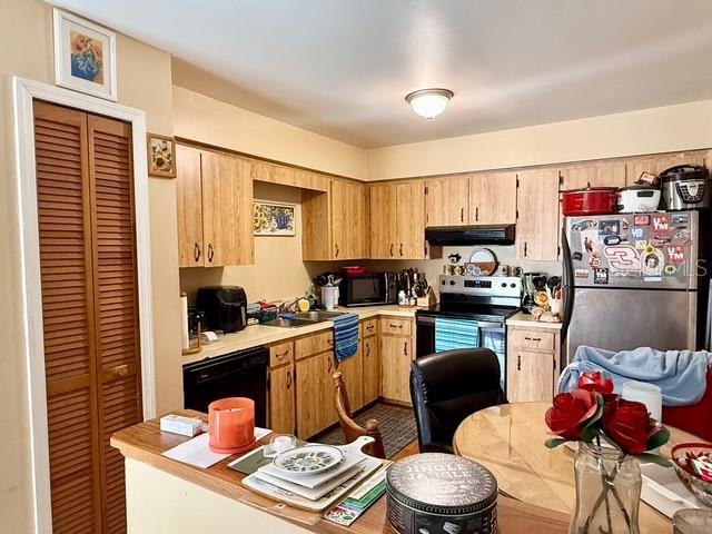 Image 10 of 25 For 608 Warren Avenue