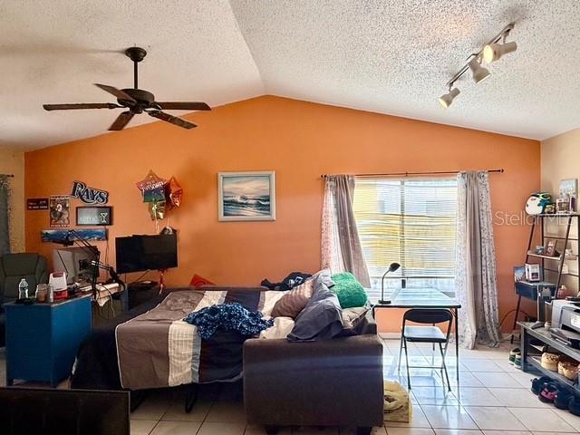 Image 6 of 25 For 608 Warren Avenue