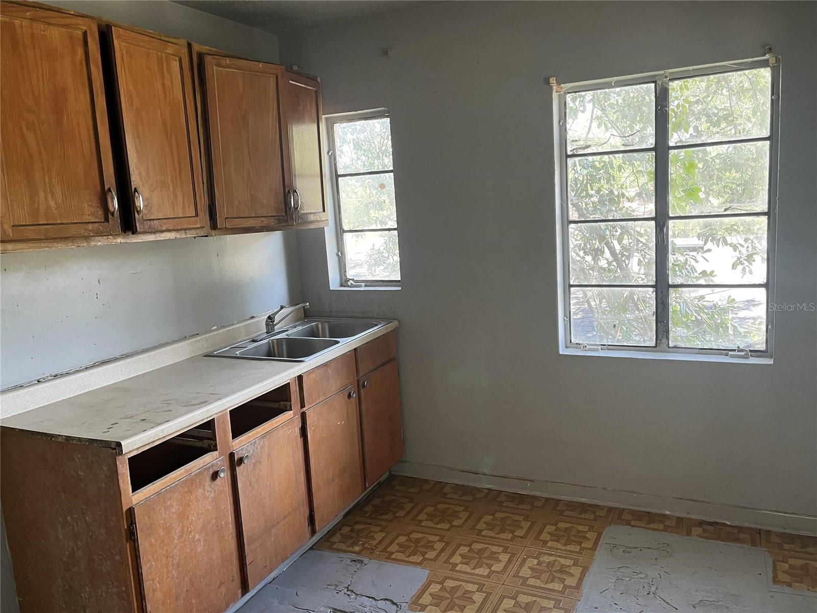 Image 8 of 10 For 2312 Fairfax Street