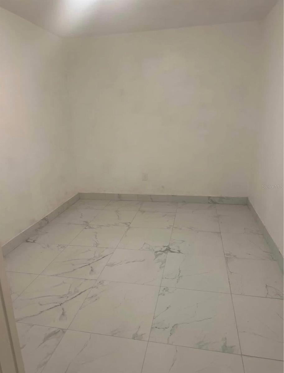 Image 3 of 10 For 820 Galsworthy Avenue