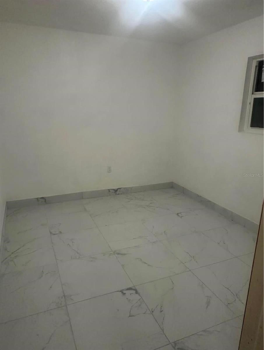 Image 4 of 10 For 820 Galsworthy Avenue