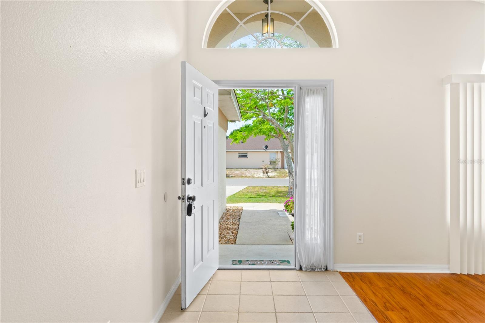 Image 4 of 37 For 2419 Maywood Street