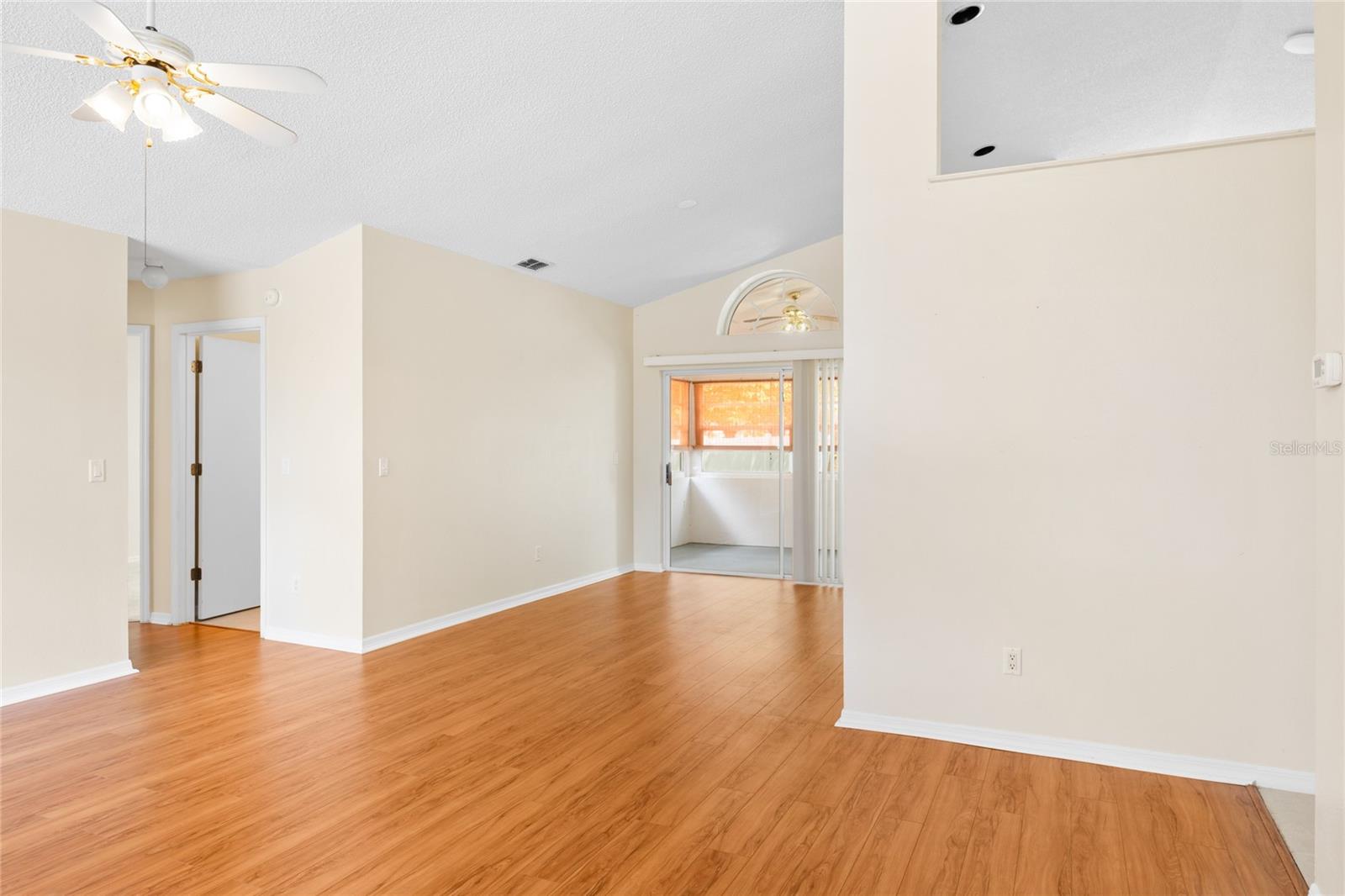 Image 5 of 37 For 2419 Maywood Street