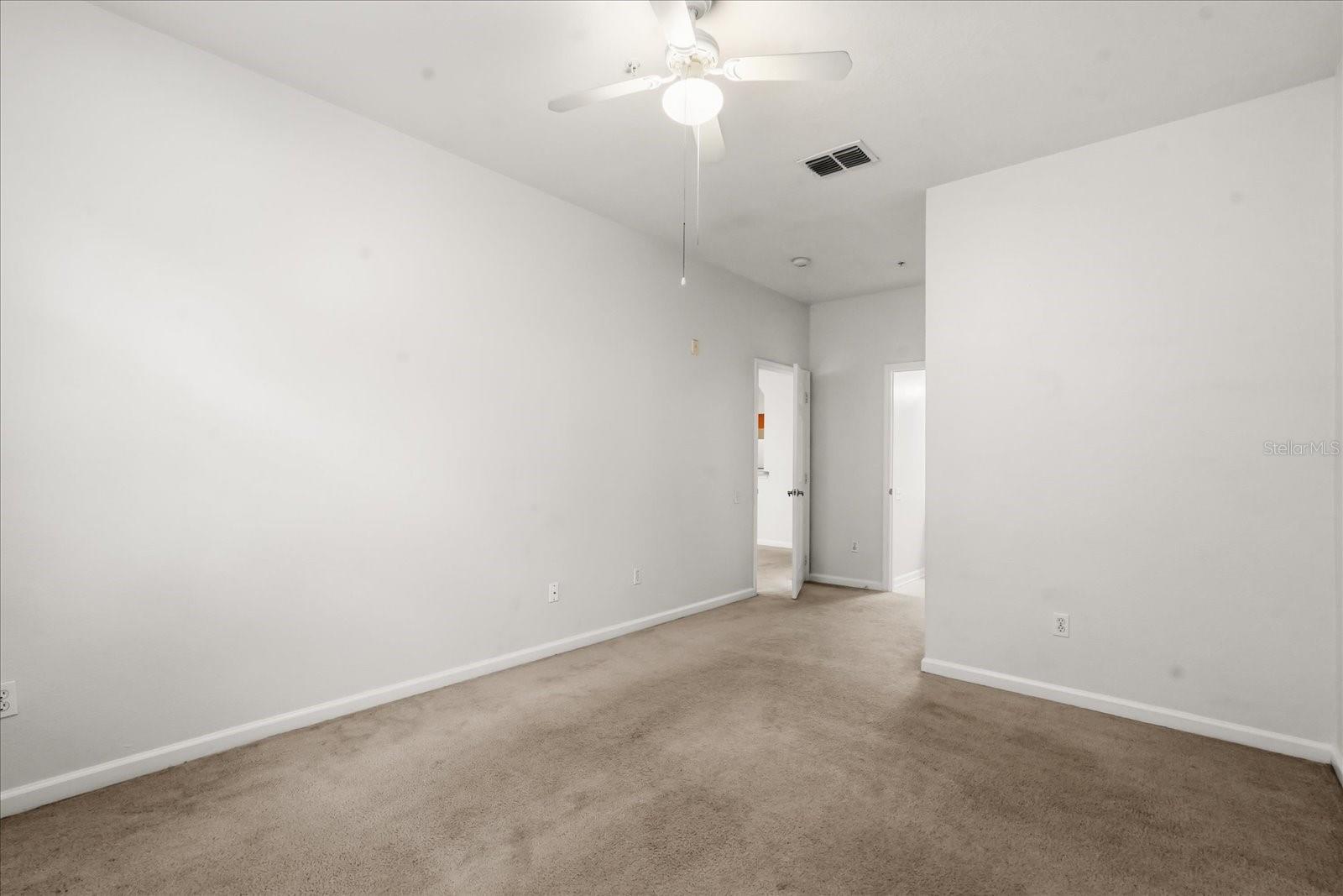 Image 11 of 26 For 8101 Coconut Palm Way 205