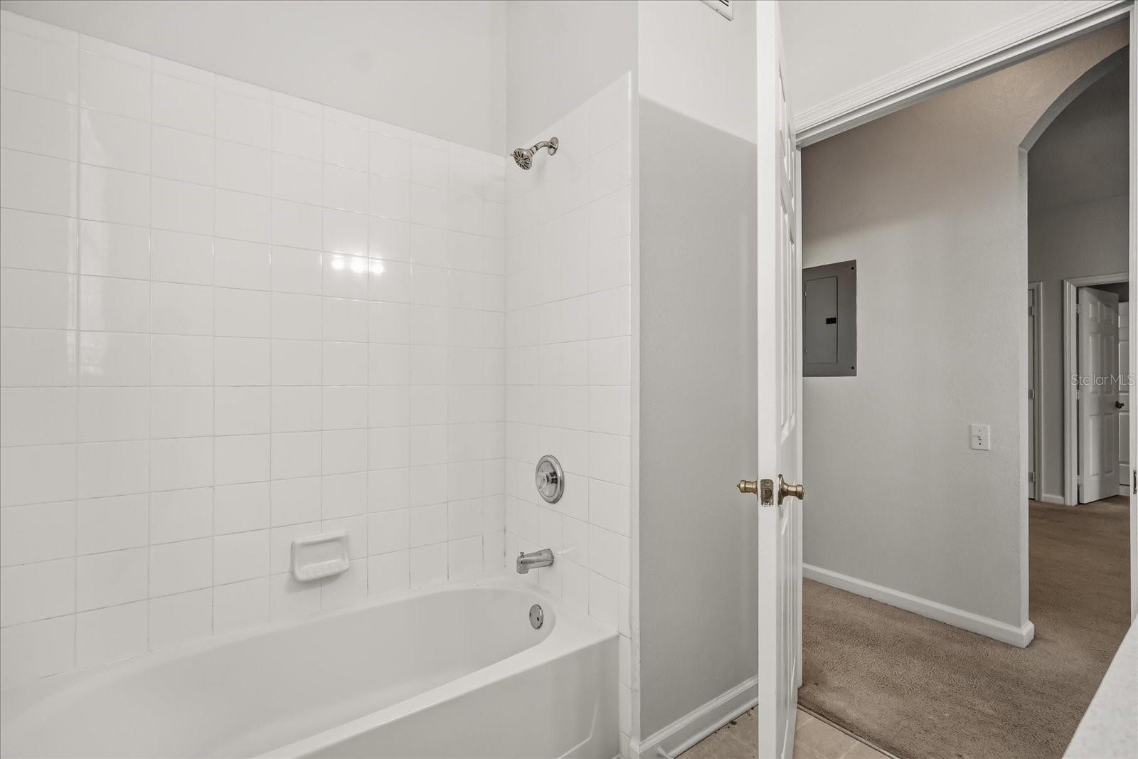 Image 14 of 26 For 8101 Coconut Palm Way 205