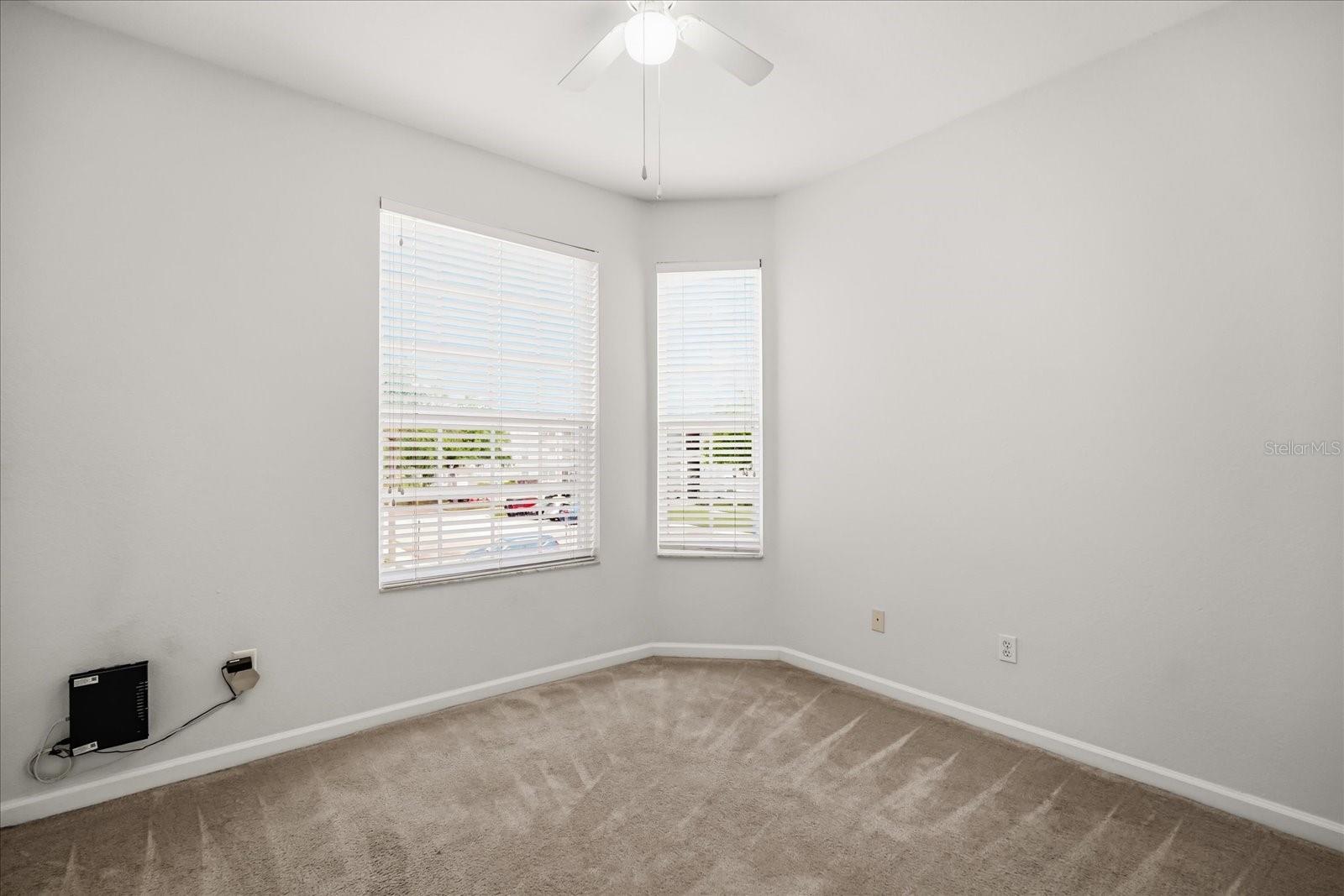 Image 15 of 26 For 8101 Coconut Palm Way 205