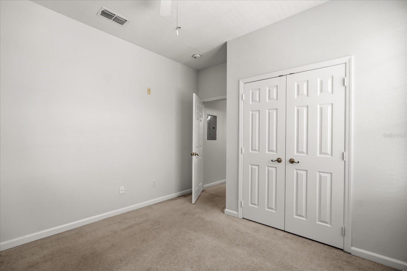 Image 18 of 26 For 8101 Coconut Palm Way 205