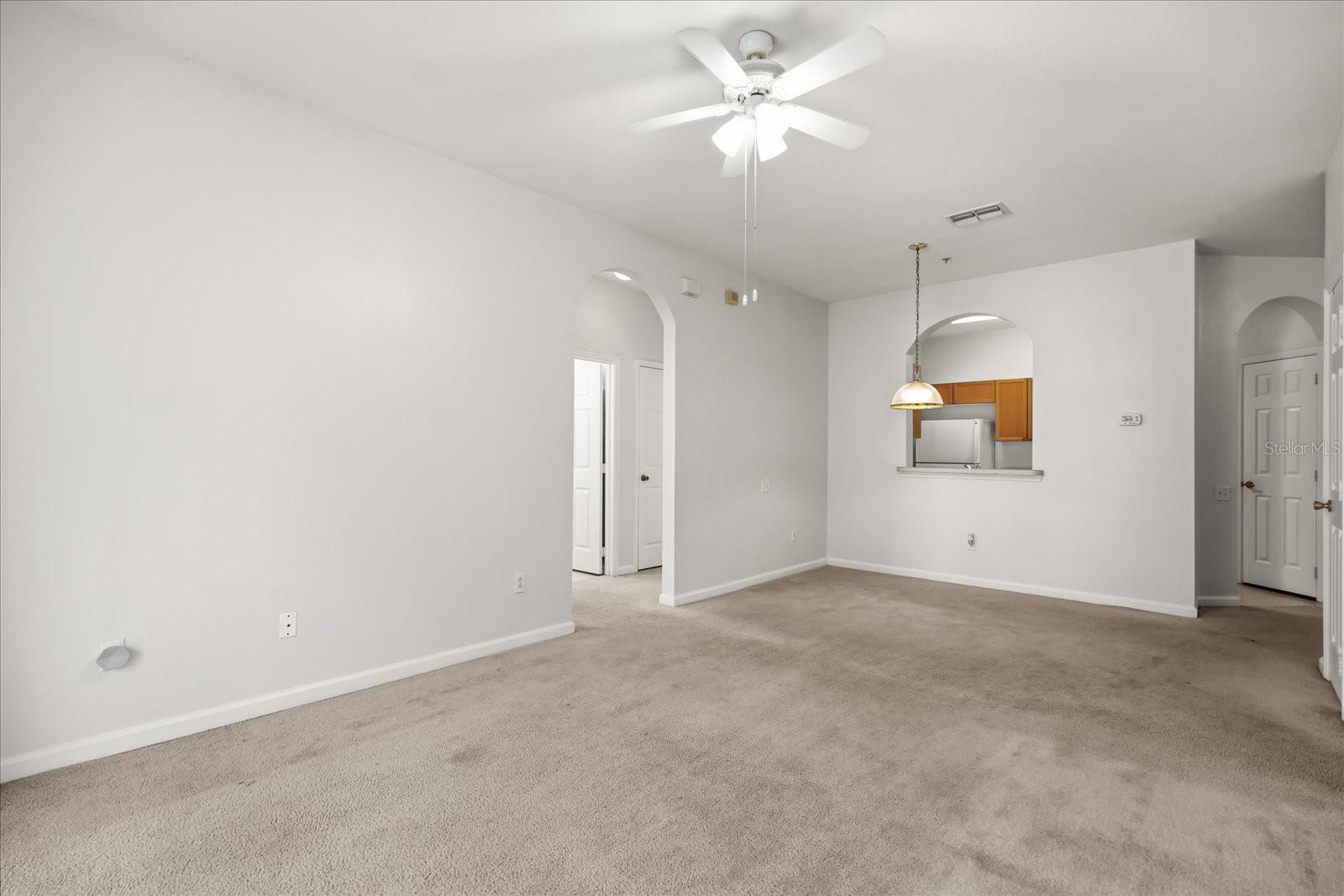 Image 8 of 26 For 8101 Coconut Palm Way 205