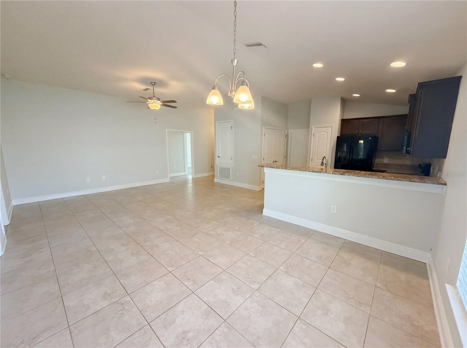 Image 12 of 39 For 16338 Vine Cliff Avenue