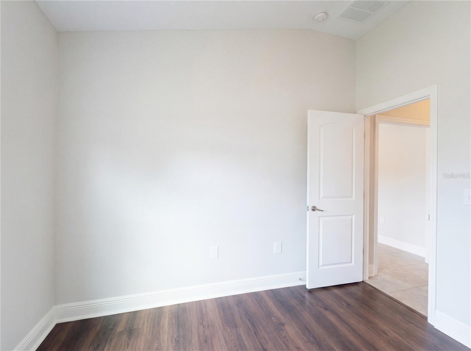 Image 15 of 39 For 16338 Vine Cliff Avenue