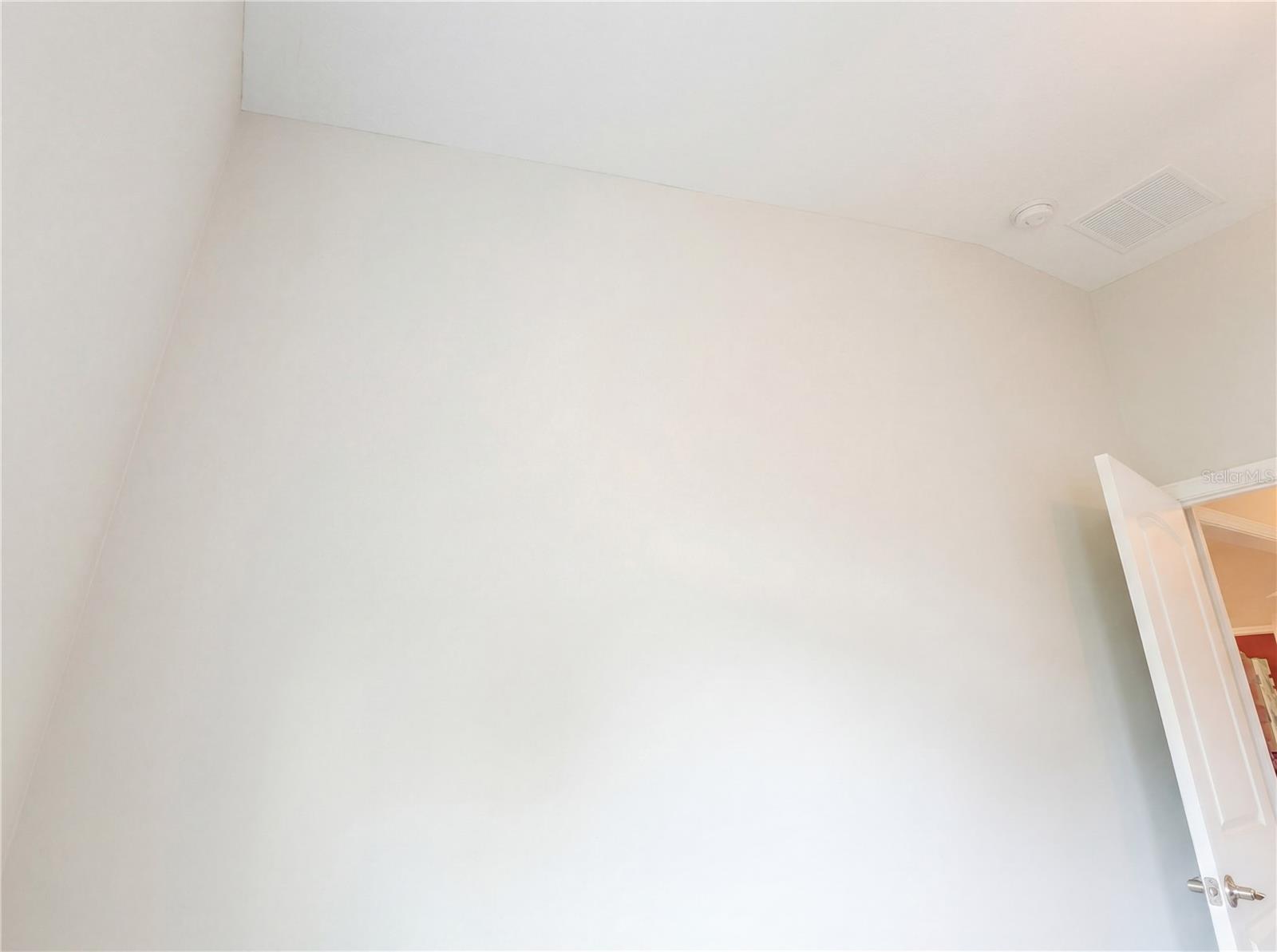 Image 16 of 39 For 16338 Vine Cliff Avenue