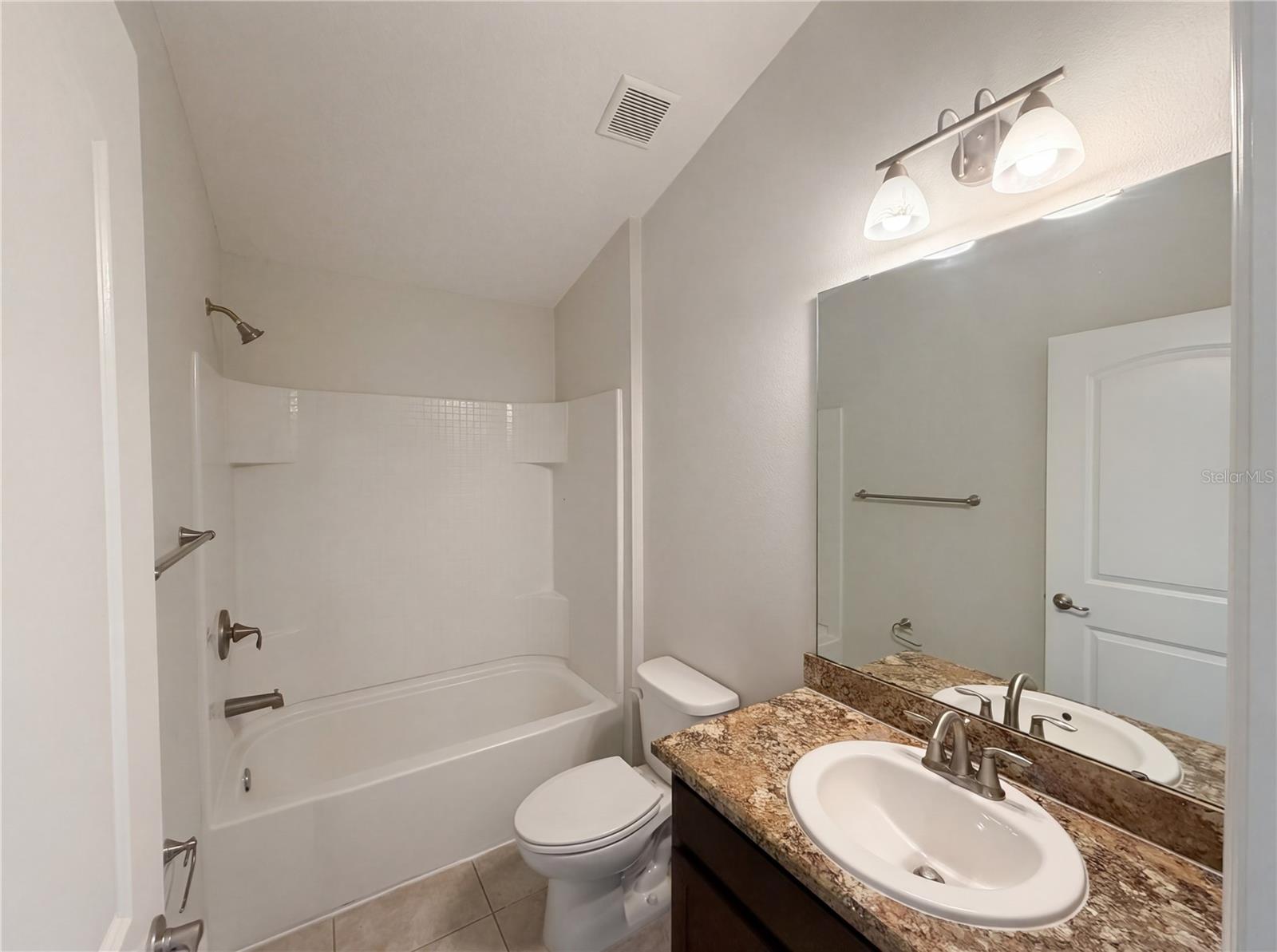 Image 20 of 39 For 16338 Vine Cliff Avenue