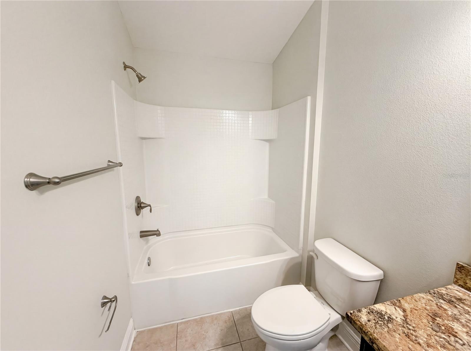 Image 21 of 39 For 16338 Vine Cliff Avenue