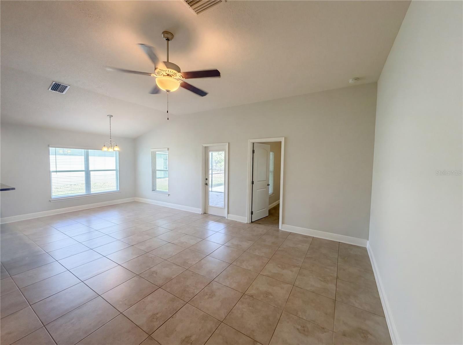 Image 24 of 39 For 16338 Vine Cliff Avenue