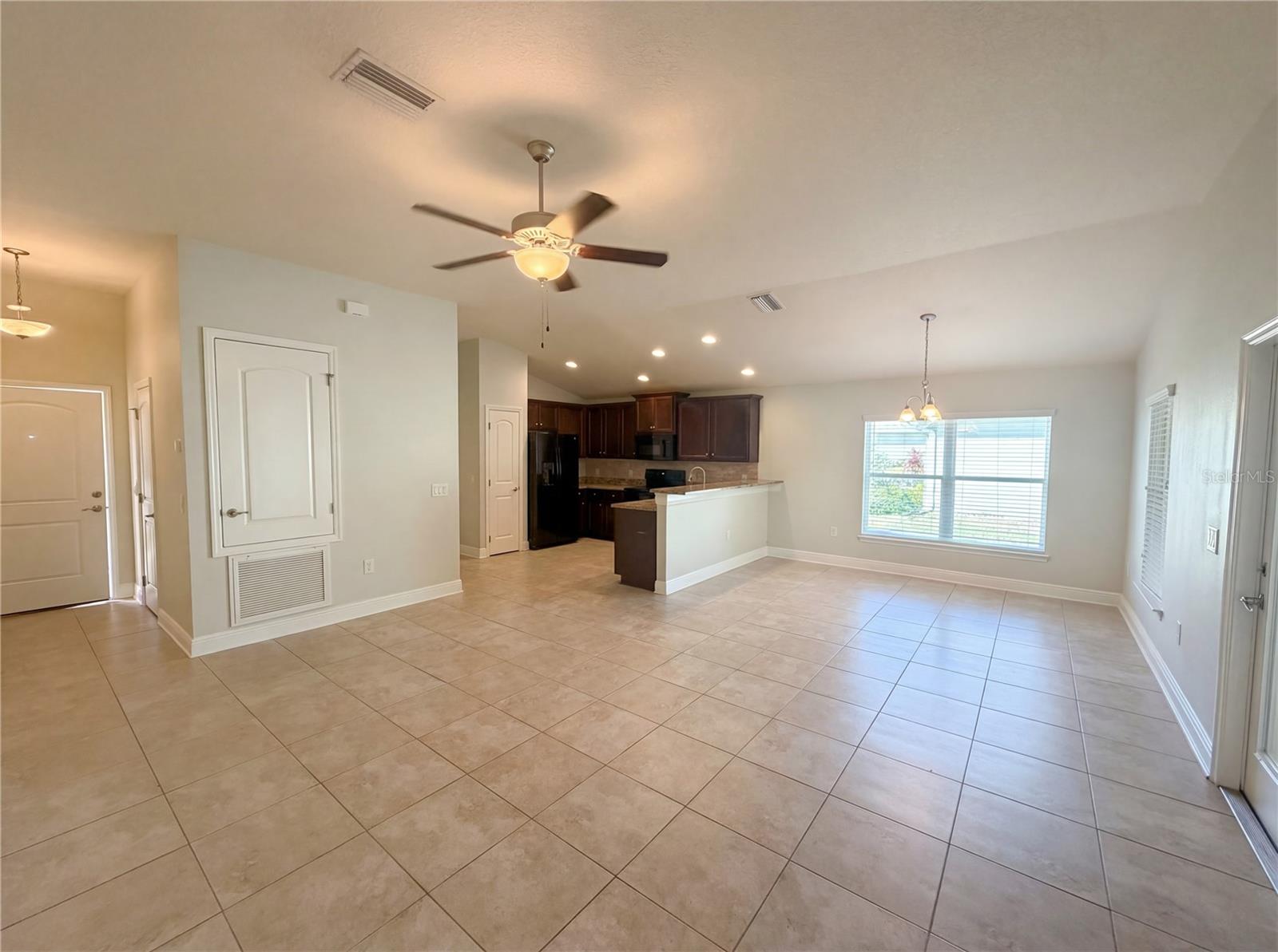 Image 25 of 39 For 16338 Vine Cliff Avenue