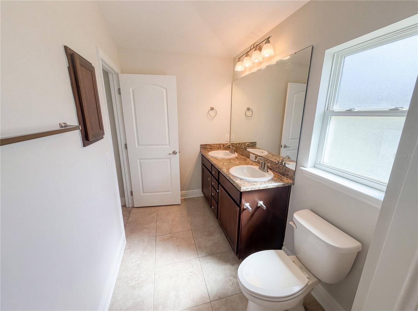 Image 28 of 39 For 16338 Vine Cliff Avenue