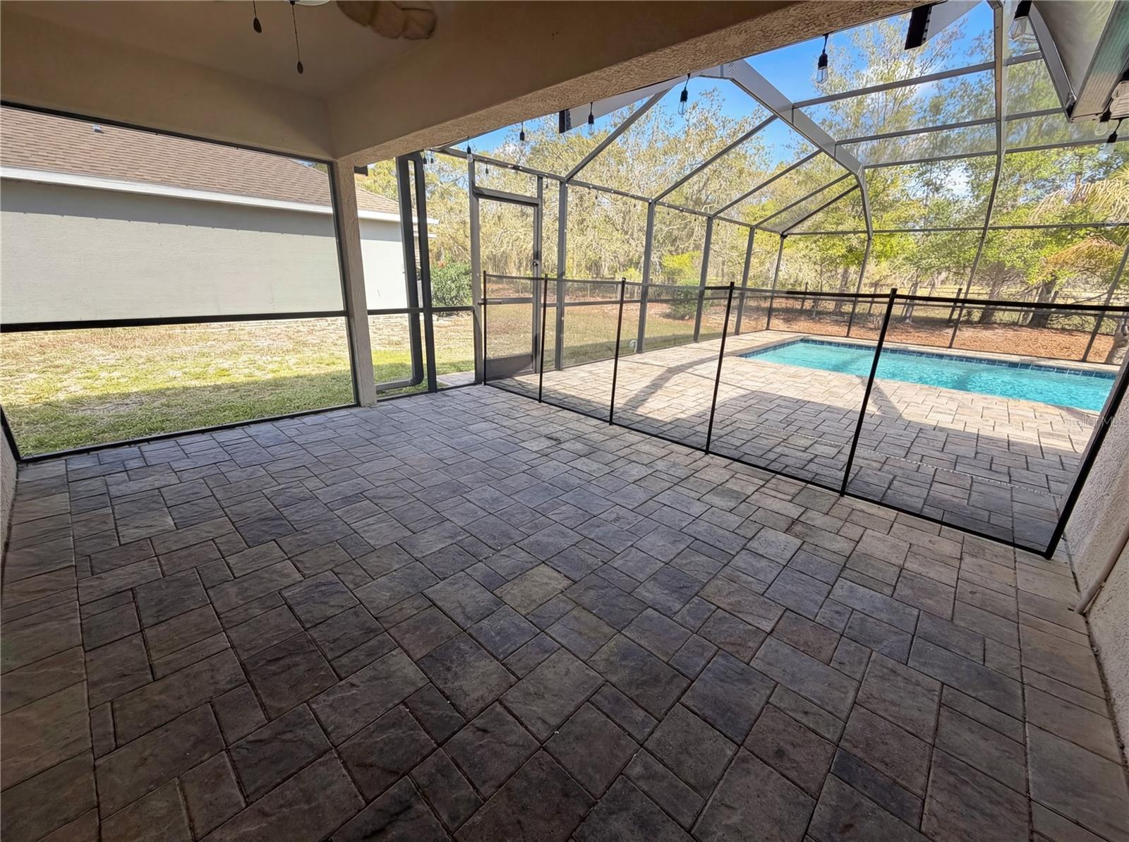 Image 31 of 39 For 16338 Vine Cliff Avenue