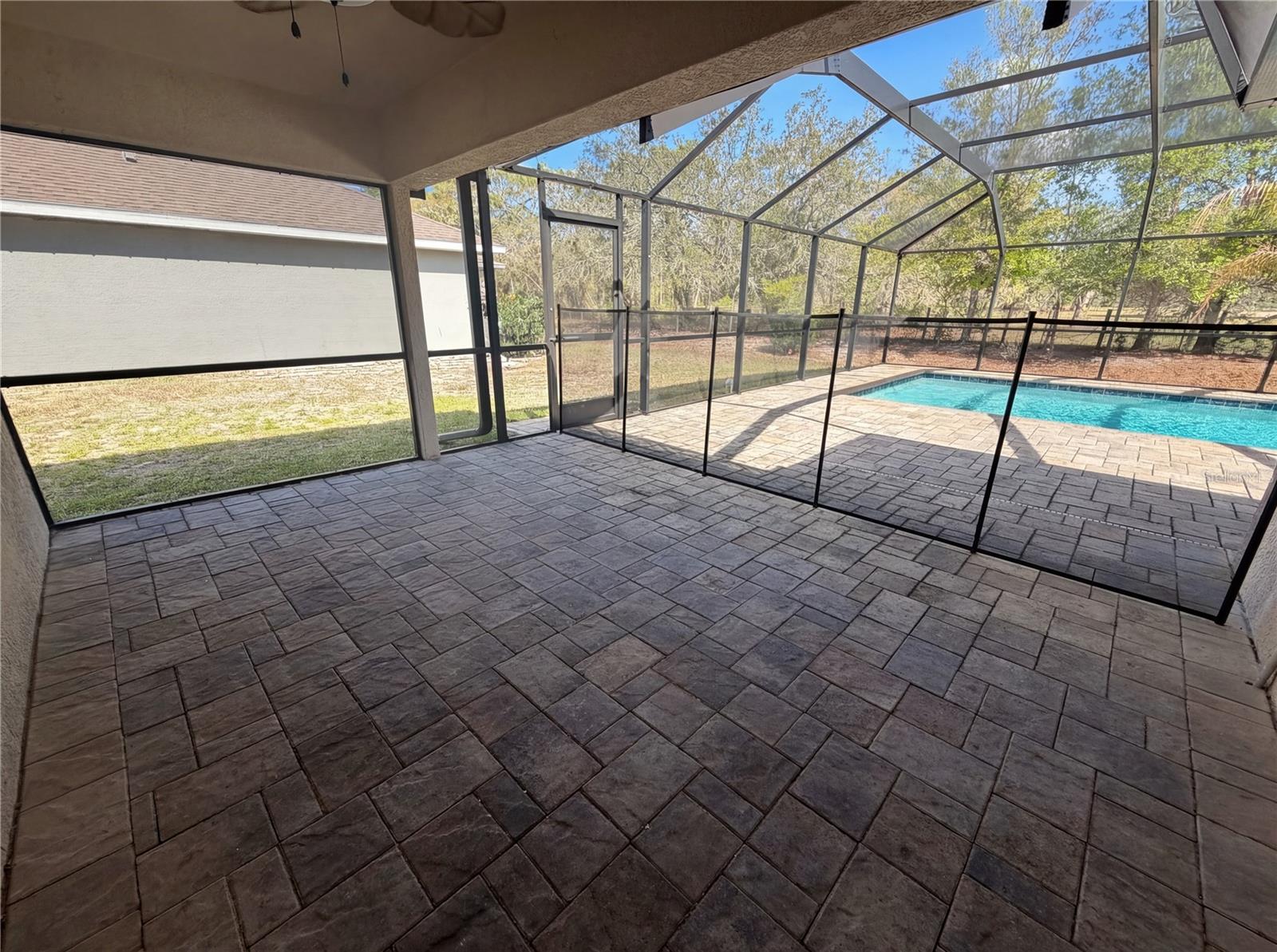 Image 32 of 39 For 16338 Vine Cliff Avenue