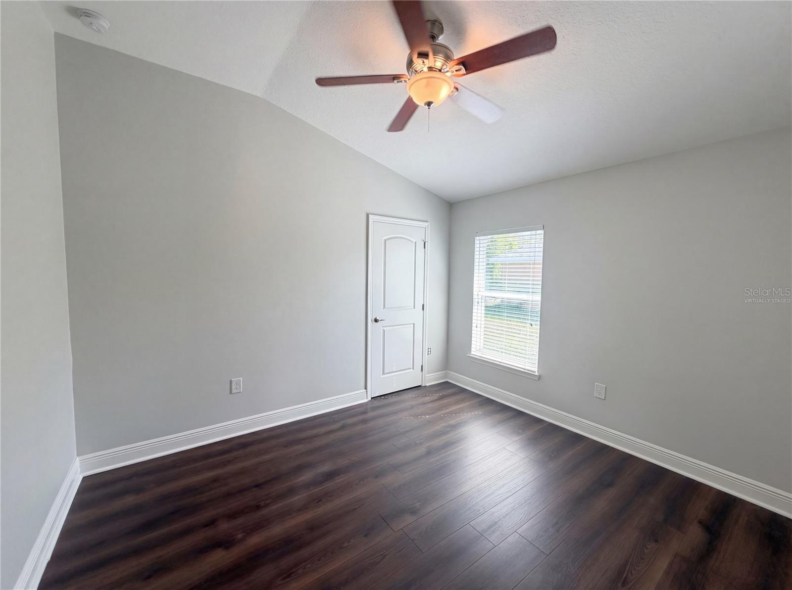 Image 4 of 39 For 16338 Vine Cliff Avenue