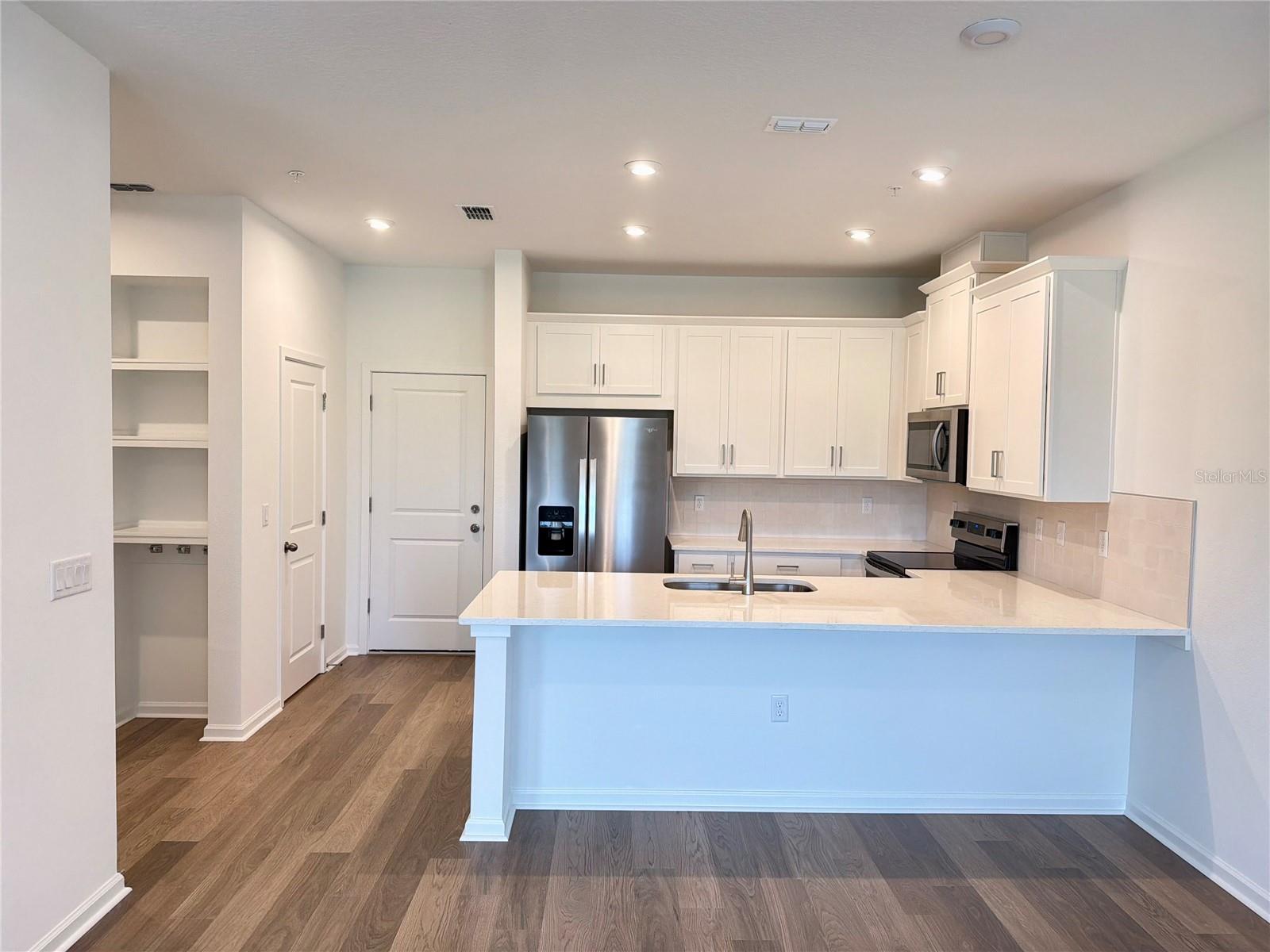 Image 8 of 55 For 10059 Gazebo Alley