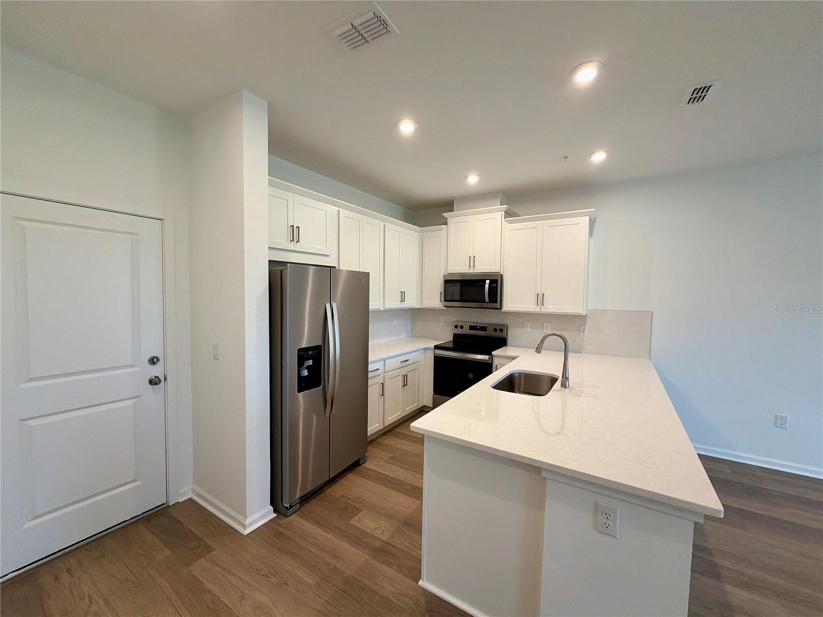 Image 9 of 55 For 10059 Gazebo Alley