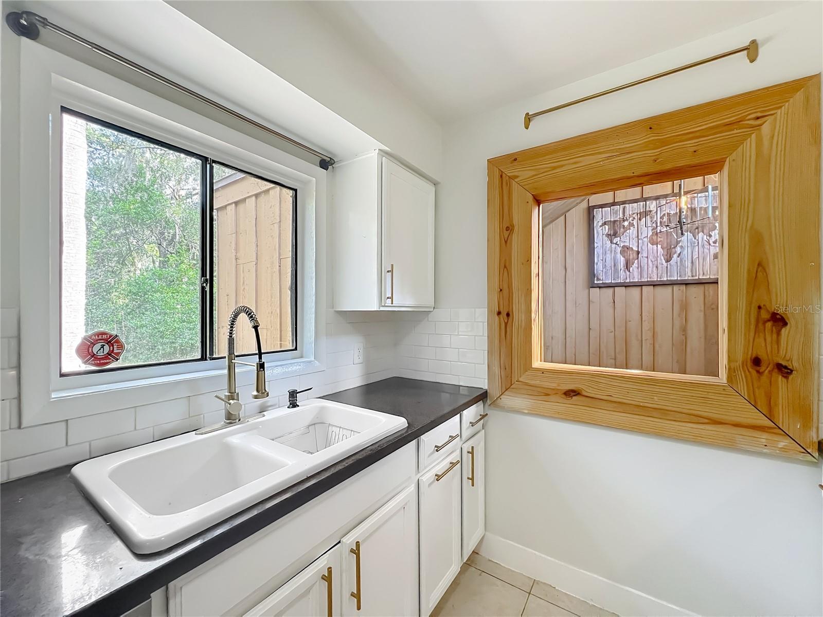 Image 14 of 57 For 233 Crown Oaks Way 233