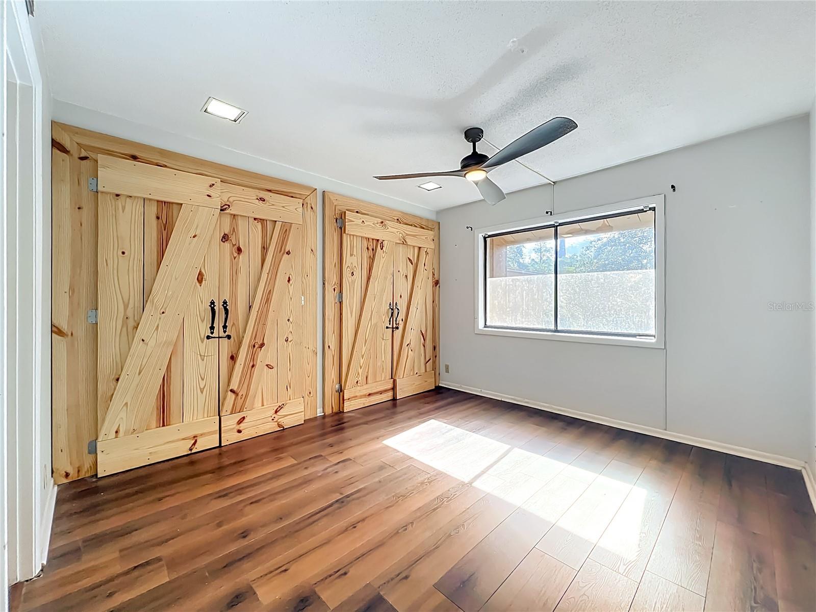 Image 19 of 57 For 233 Crown Oaks Way 233