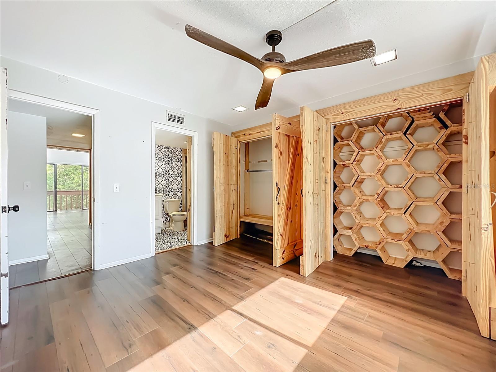 Image 20 of 57 For 233 Crown Oaks Way 233