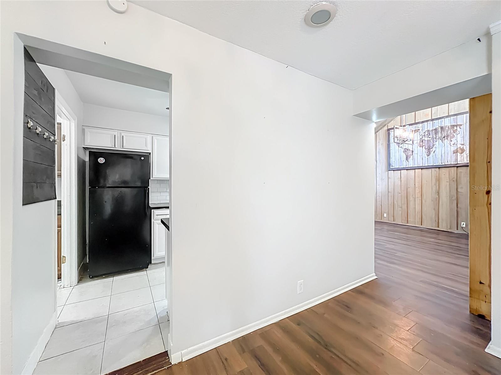 Image 3 of 57 For 233 Crown Oaks Way 233