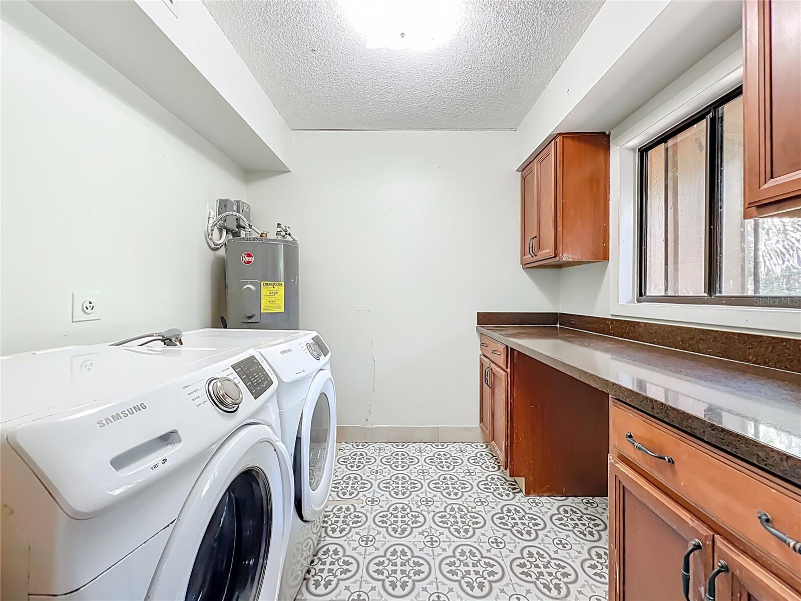 Image 30 of 57 For 233 Crown Oaks Way 233